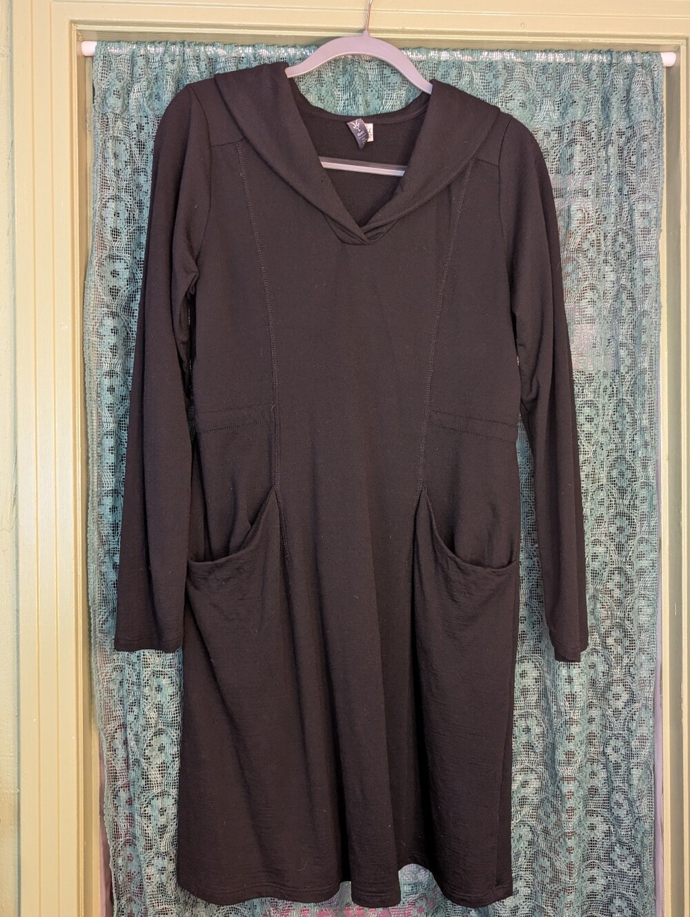 ibex Black Long-Sleeve Pocket Dress